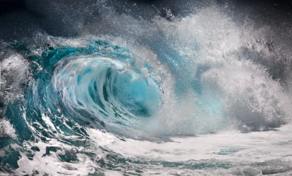 Giant breaking wave